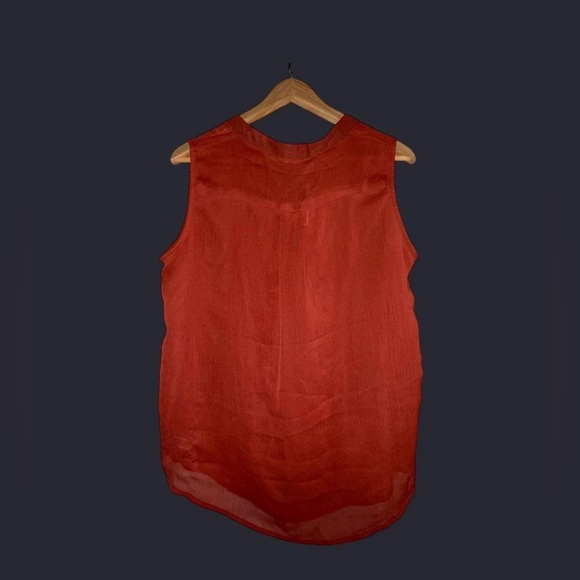 Tommy Hilfiger Red Sleeveless Ruffled Blouse with Bib Collar - Picture 2 of 2